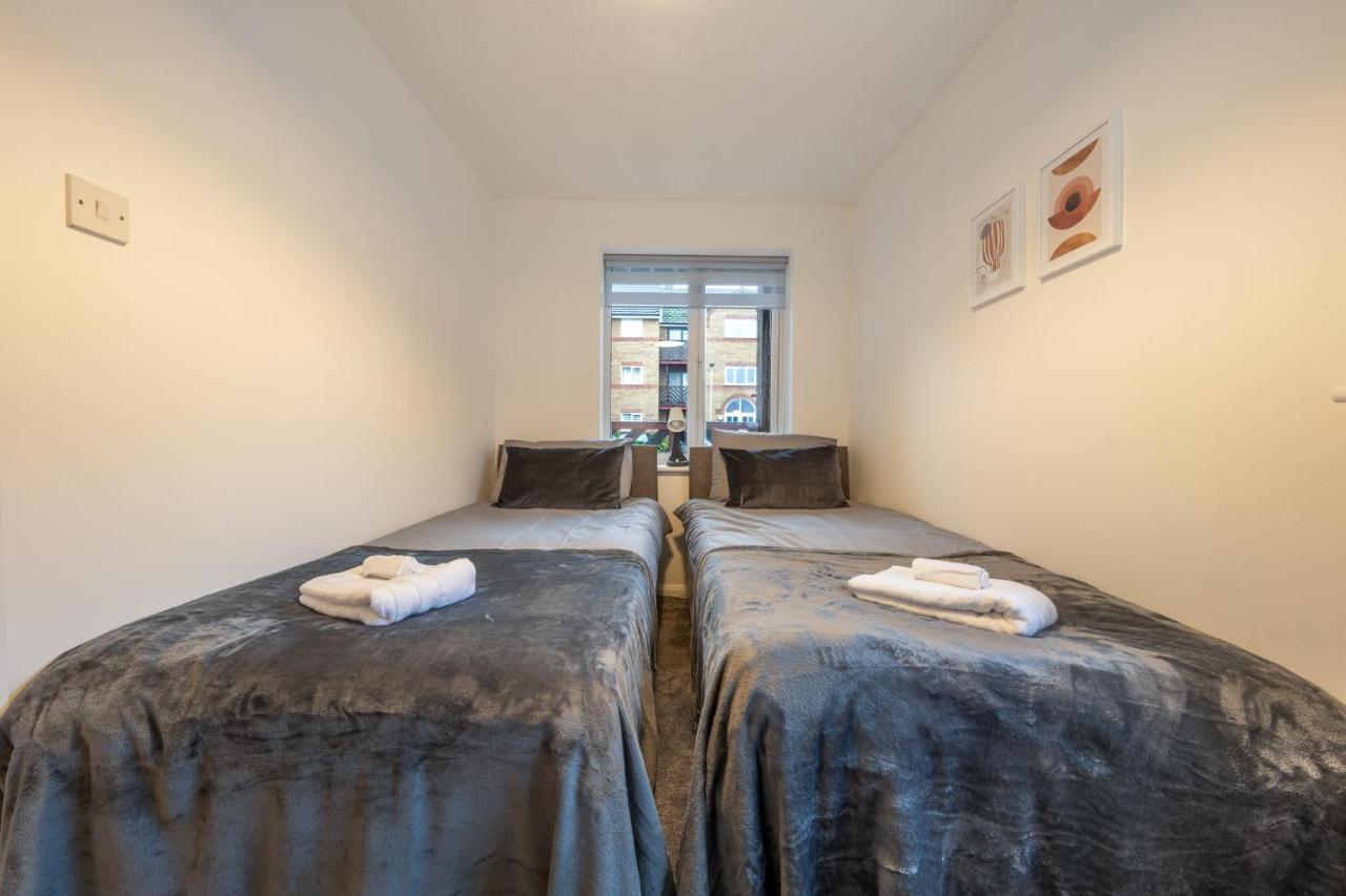 Luxury 2 Bed Apartment Stansted Airport Bishops Stortford Бишопс-Стортфорд Экстерьер фото